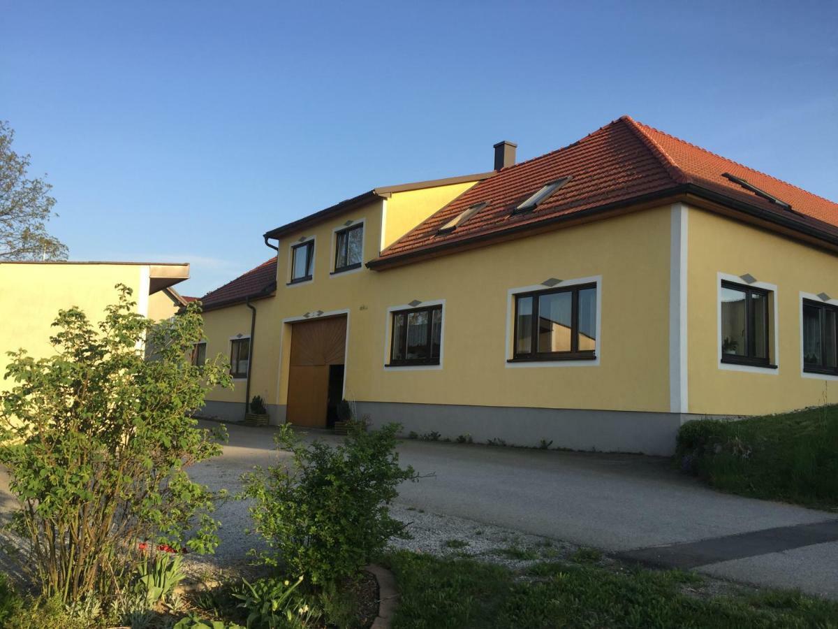 Amstetter'S Ferienwohnung Waldenstein  Exterior photo